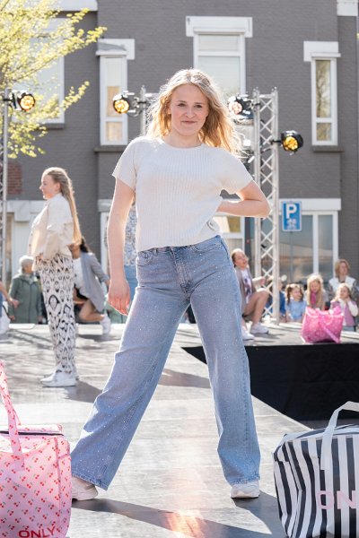 Modeshow 328_.jpg